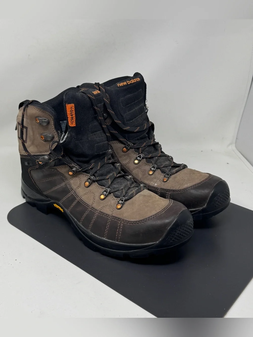New Balance Rainier MO1500GT Vibram Gore-Tex leather hiking boots women’s sz 14